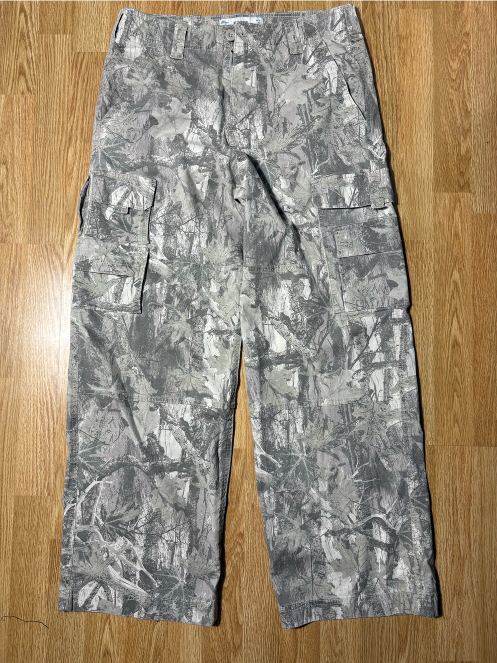 Hollister super baggy camo cargo pants 31x32 men’s fits 32in waist